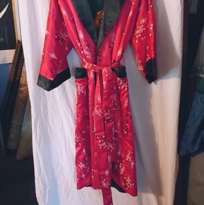 Unisex L Kimono Red w/ design & embroidered Dragon